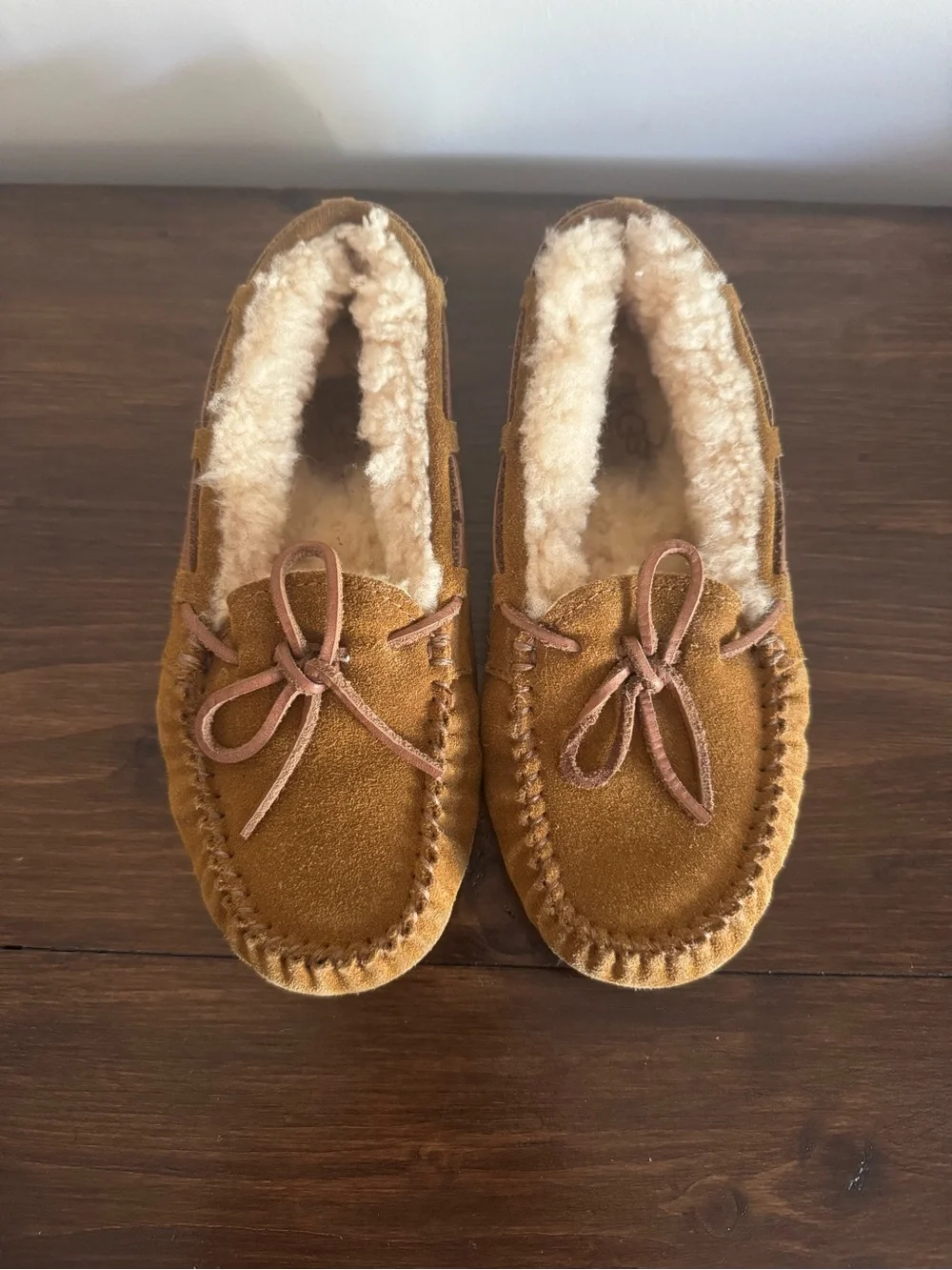 UGG Little Kids size 1 Chestnut Moccasin Slippers with Cream Shearling